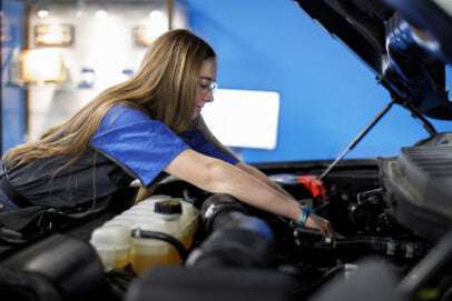 OE Spotlight: Ford Offers Scholarships For Auto Tech Trainees